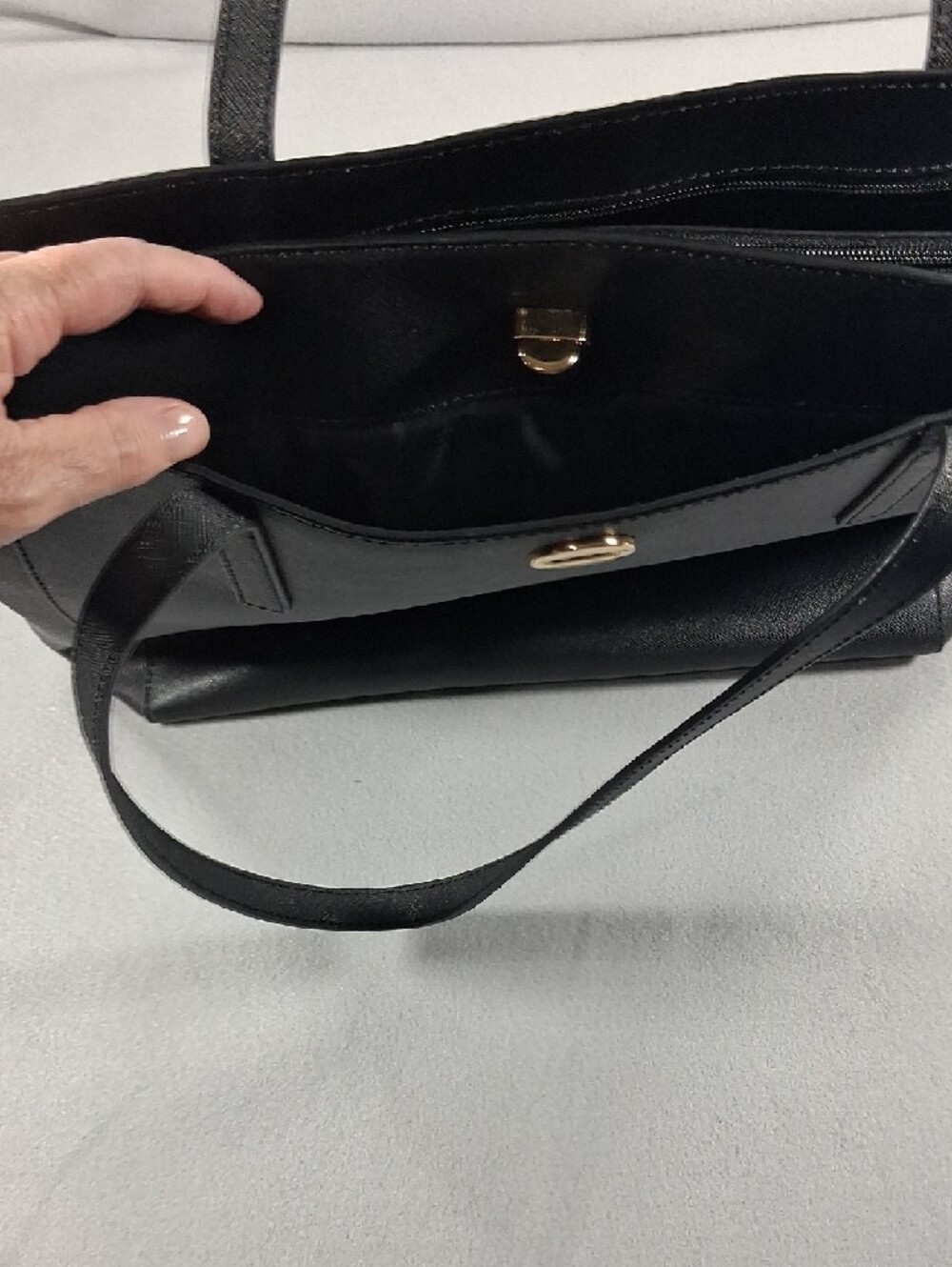 Michael Kors Black Saffiano Tote with Gold Logo - Picture 9 of 11